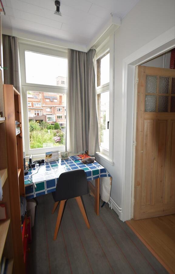 Kwalitatief gerenoveerde, ruime 4-slpk-woning met toffe stadstuin op Christus-Koning 