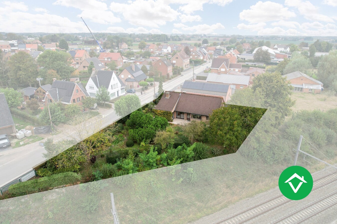 Charmante alleenstaande bungalow met zonnige tuin en garage in Torhout 