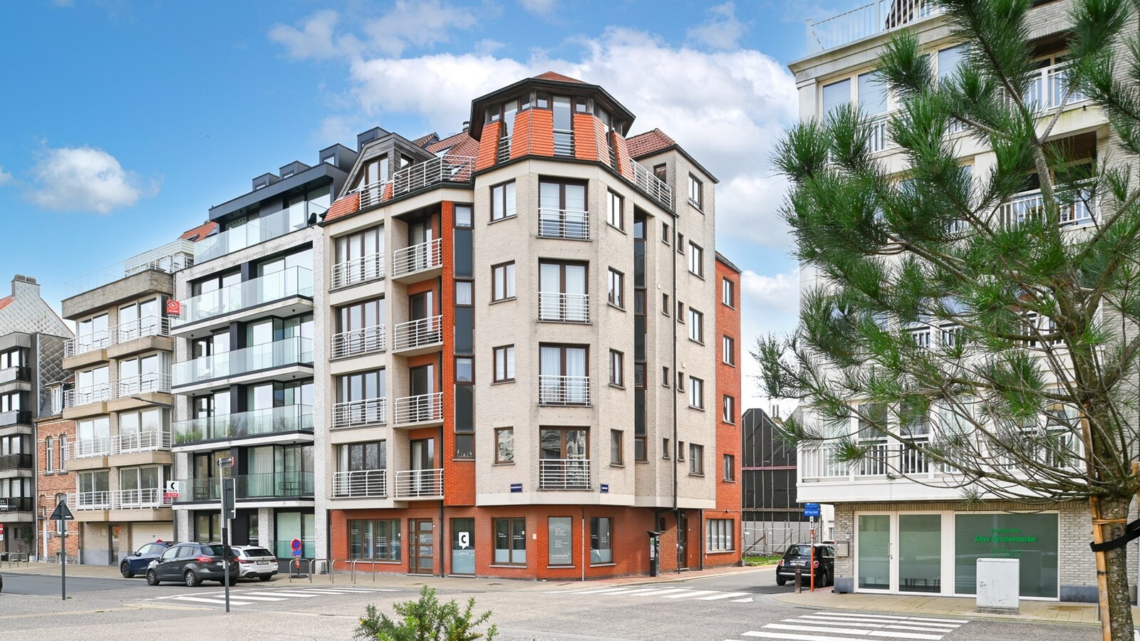 Aangenaam gelijkvloers appartement op toplocatie vlakbij de Zeedijk. 