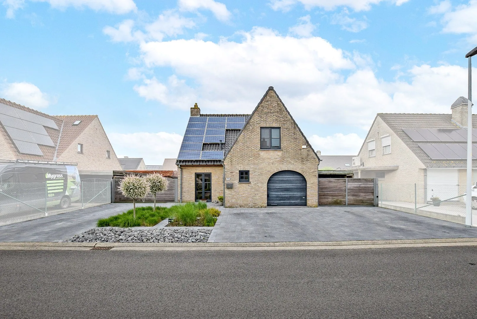 Hoogwaardig afgewerkte villa in centrum Diksmuide!