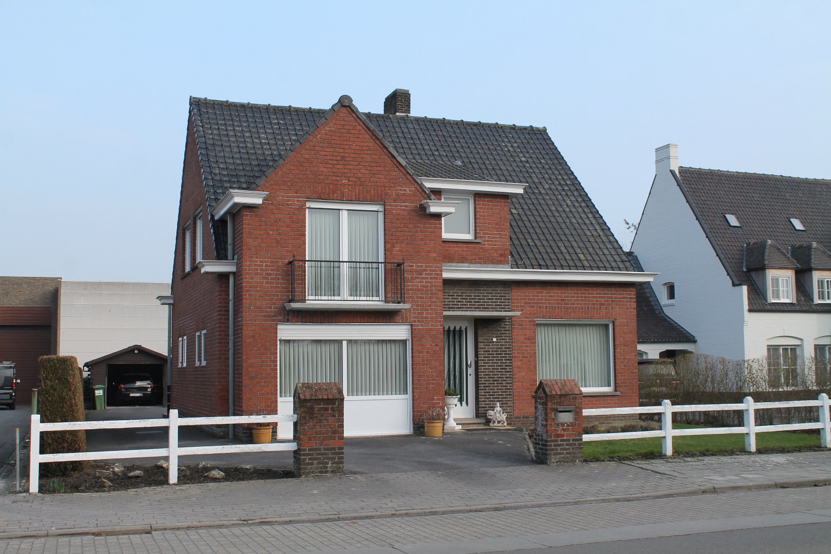 Degelijke alleenstaande woning op 592 m² 