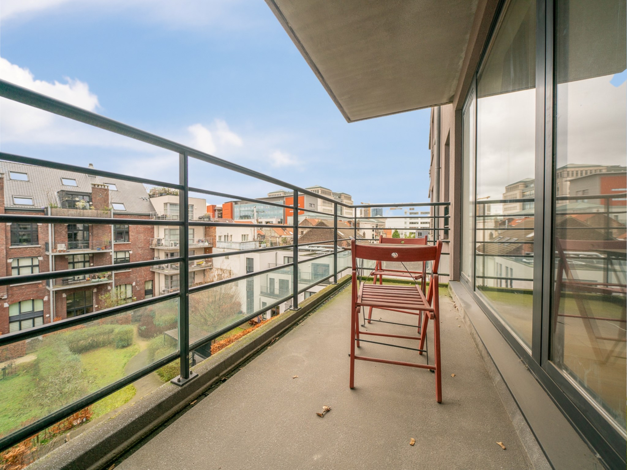 Recent 1-kamer appartement met terras, staanplaats, kelder 