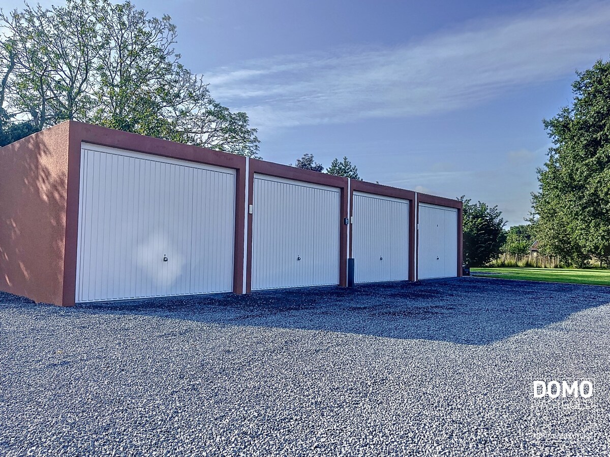 Luxe duplex appartement met terras, garage en 2 slaapkamers in Beverst - Volledig bemeubeld. 