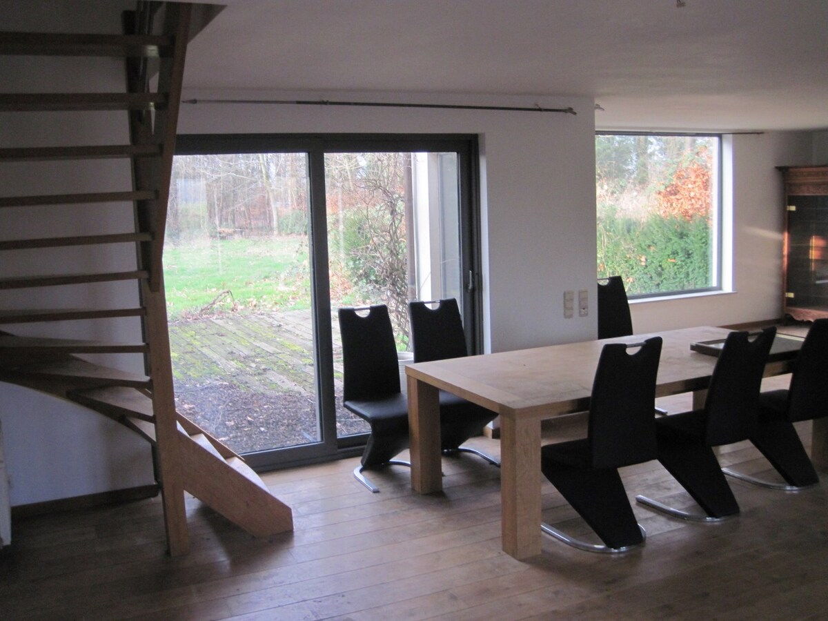 Ruim, landelijk wonen in t groene Melsen. 