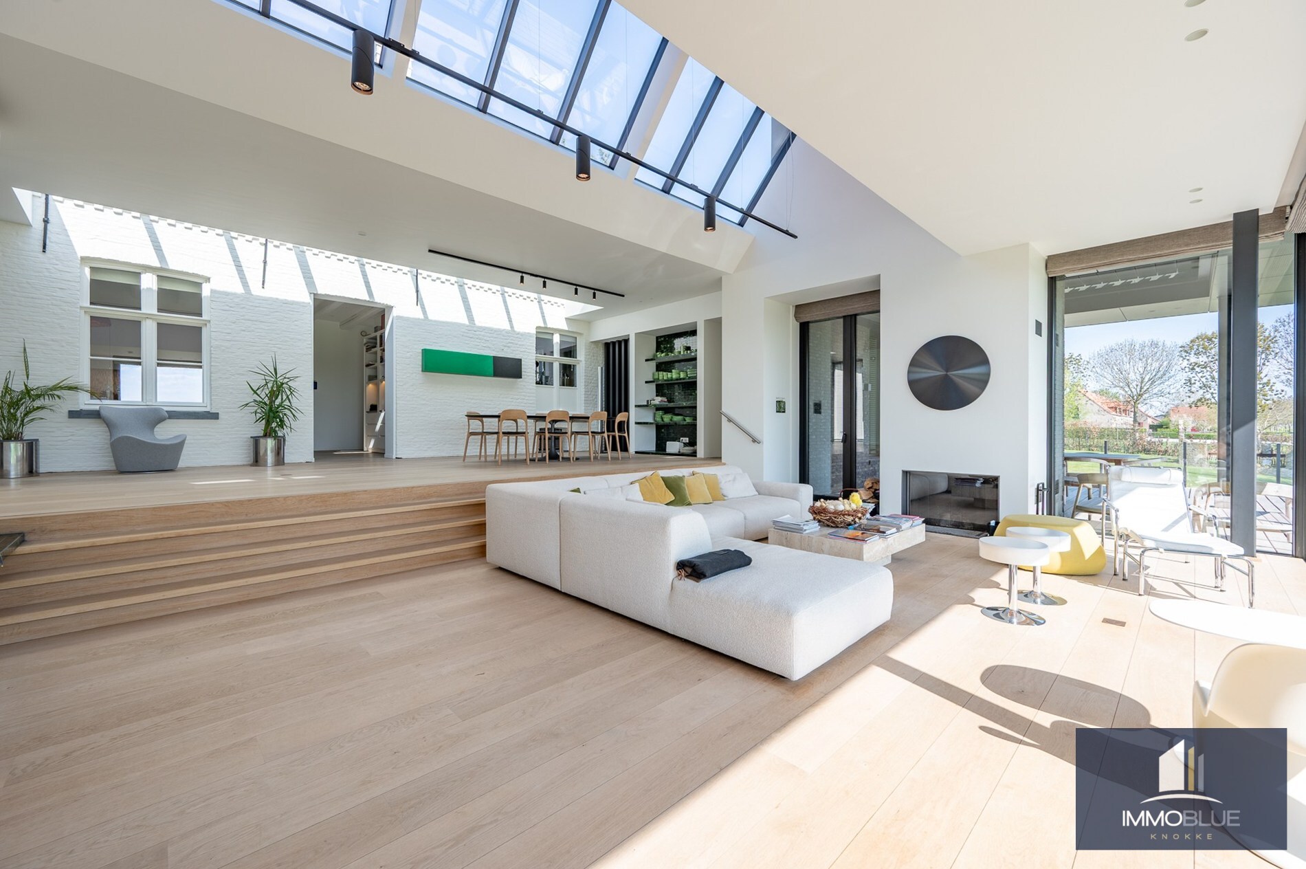 Uniek eigendom met adembenemende zichten gelegen op een perceel van ongeveer 3000 m². 