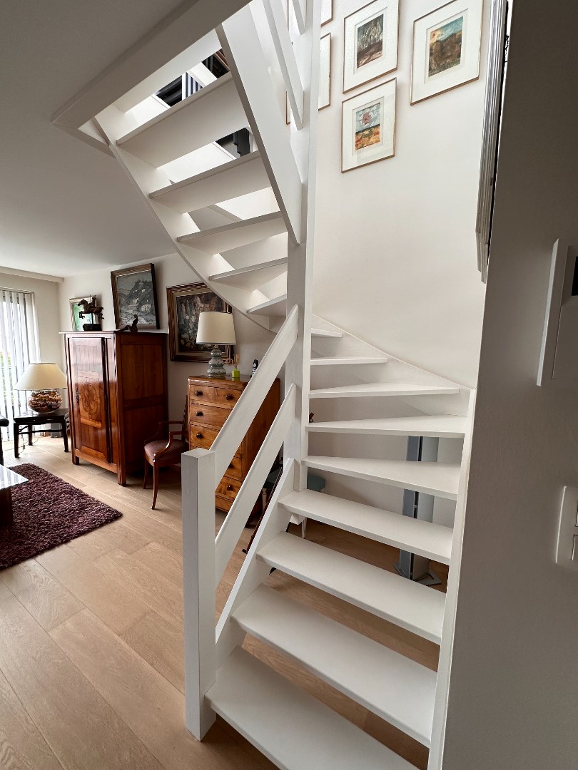 RUIME DUPLEX PENTHOUSE MET TERRASSEN OP TOPLIGGING 