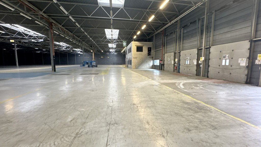 Logistiek bedrijfspand te huur nabij E19 in Mechelen-Noord