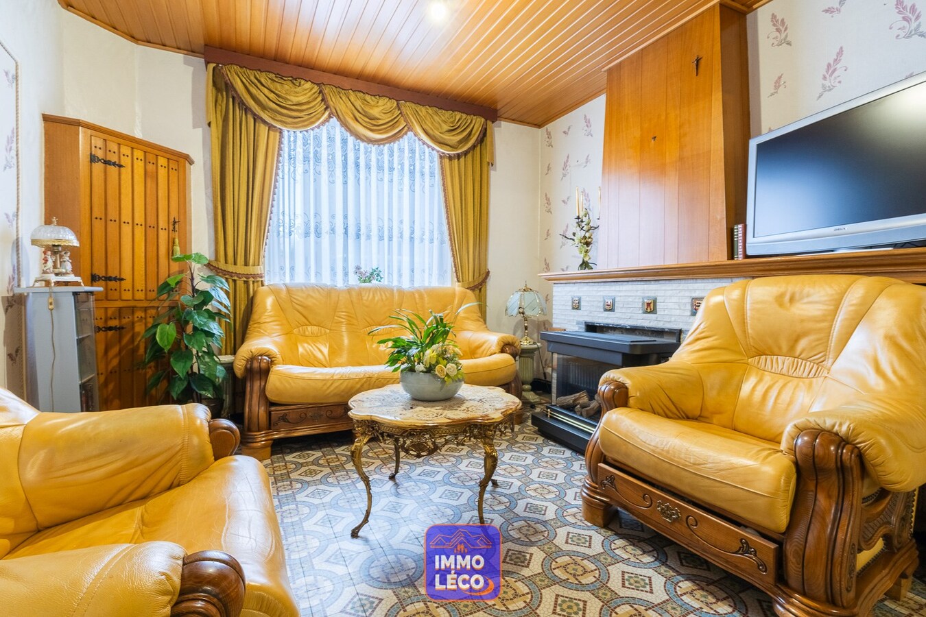 Maison saine idéale 1er achat, grande cour et accès arrière. 