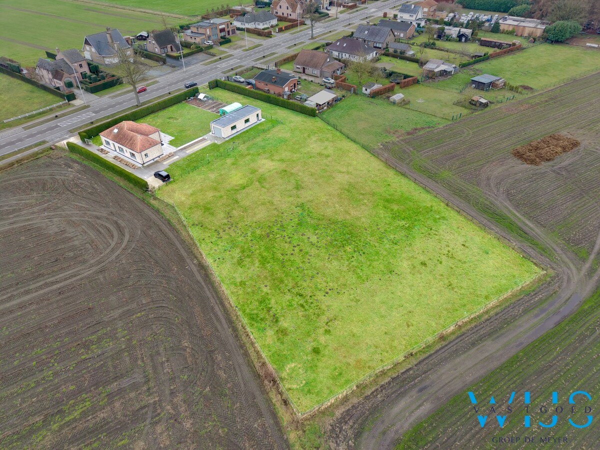 Volledig gerenoveerd woonhuis op 4.734 m² te Maldegem ! 