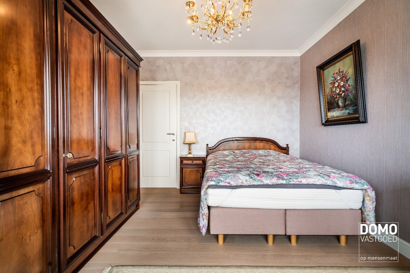 Stijlvol wonen in hartje Hasselt met een uniek uitzicht over het Kolonel Dusartplein 