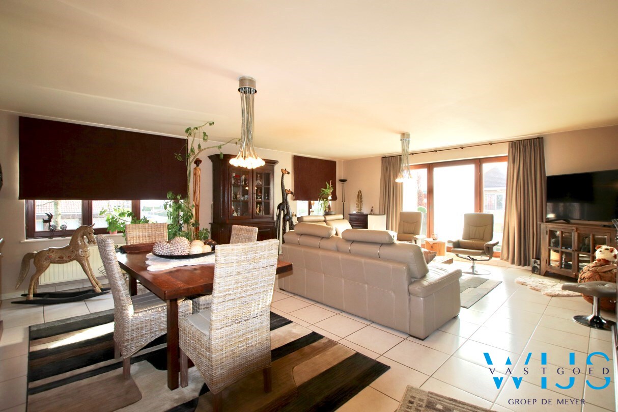 Ruim &amp; energiezuinig 2 slaapkamerappartement te EVERGEM ! 