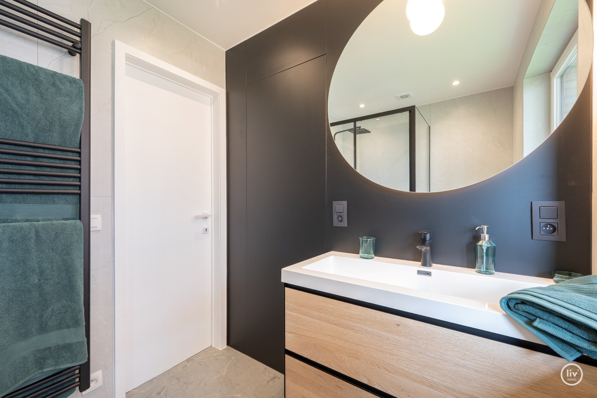 Appartement élégamment rénové avec 3 chambres dans un emplacement de premier choix à Duinbergen - à seulement 100 mètres de la digue! 