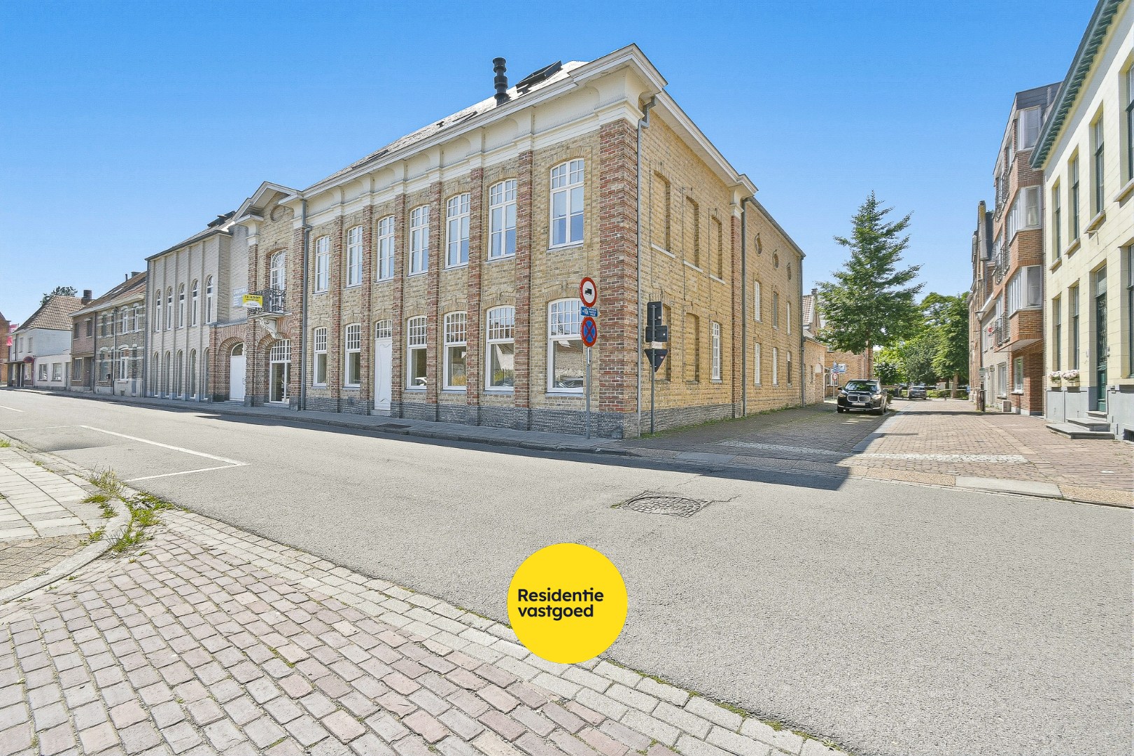 Duplex-appartement in rustige residentie met twee slaapkamers en terras 