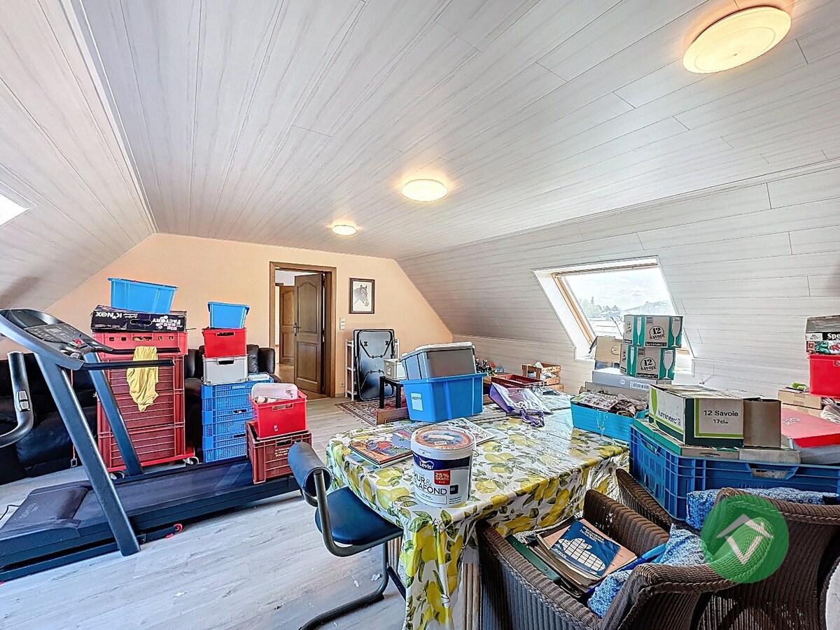 Ruime gezinswoning met dubbele garage in Koekelare 