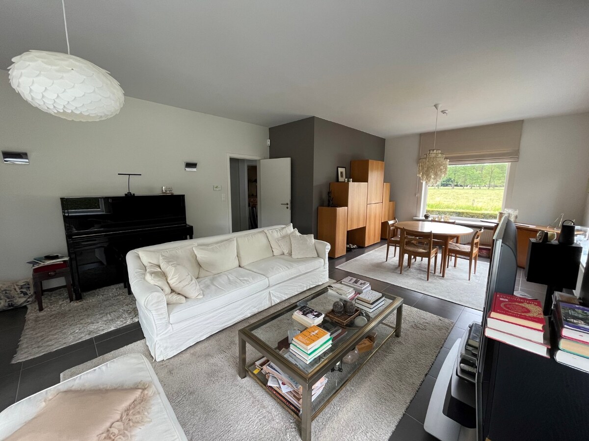 Ruime woning in het groene Zevergem, vlakbij Gent 