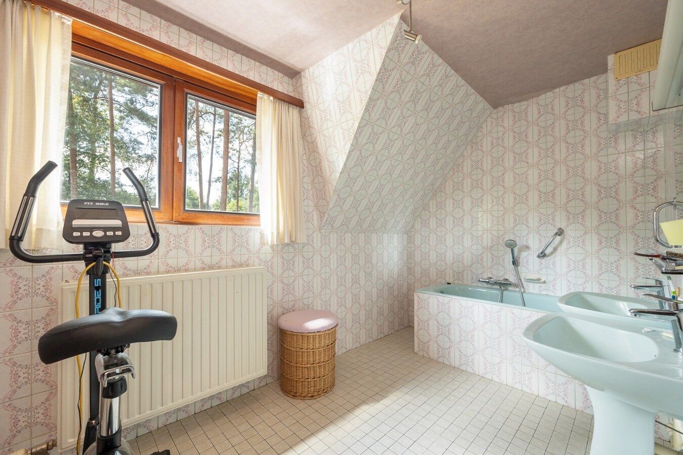 Ruime woning op prachtig perceel van 1.250 m² in ’s Gravenwezel – Zonnebos 