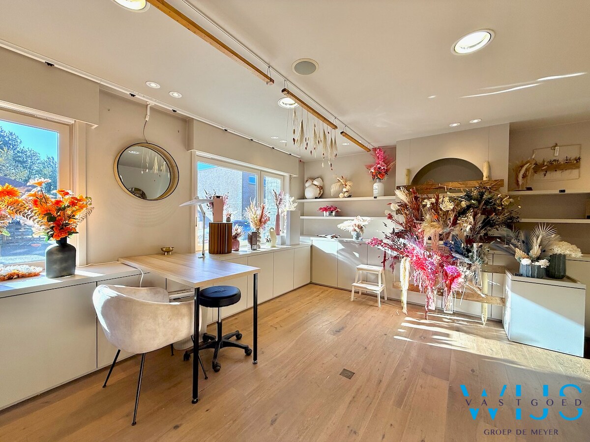 Toffe winkelruimte in centrum Ertvelde ! 