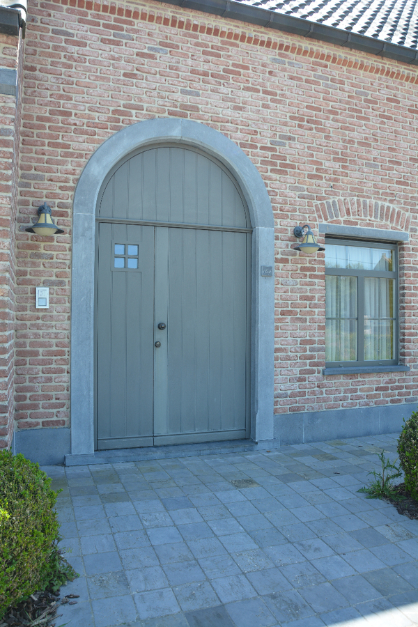 Prachtige recente villa met zwembad en prachtig aangelegde tuin 