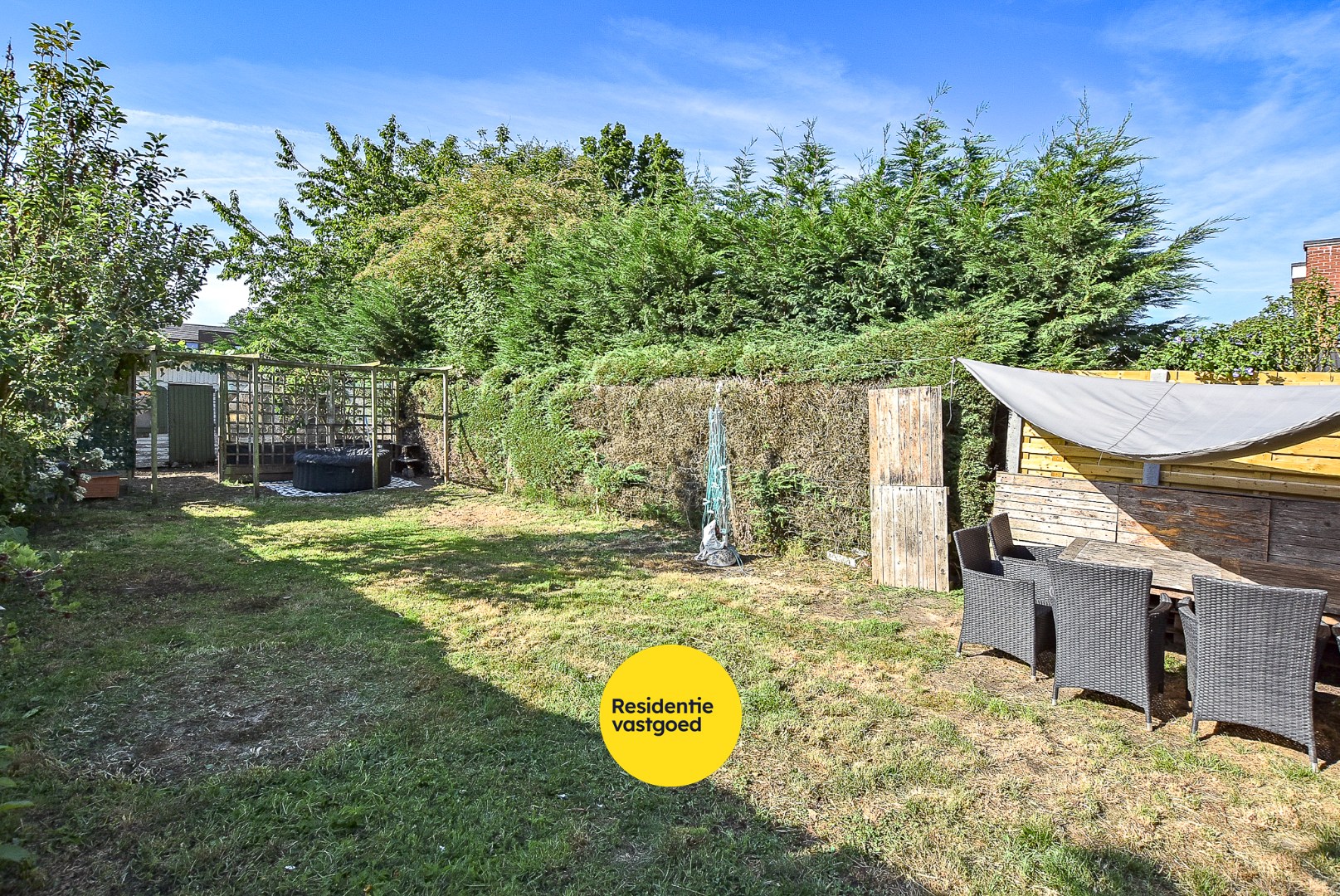 Woning met 4 slaapkamers en garage in centrum Diksmuide! 