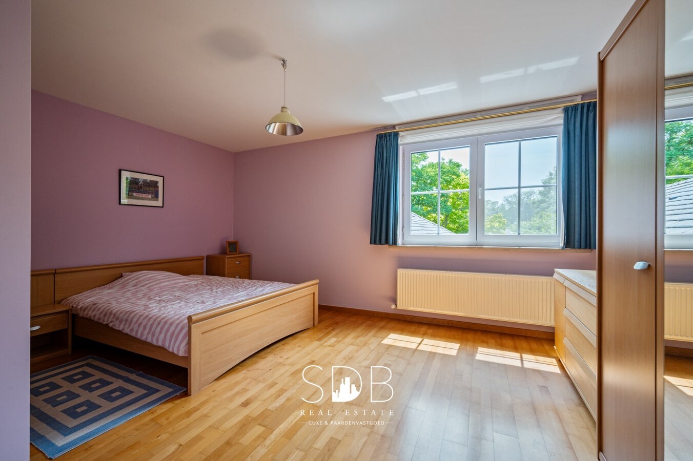 Prachtig landhuis met paardenfaciliteiten op 15.804m² 