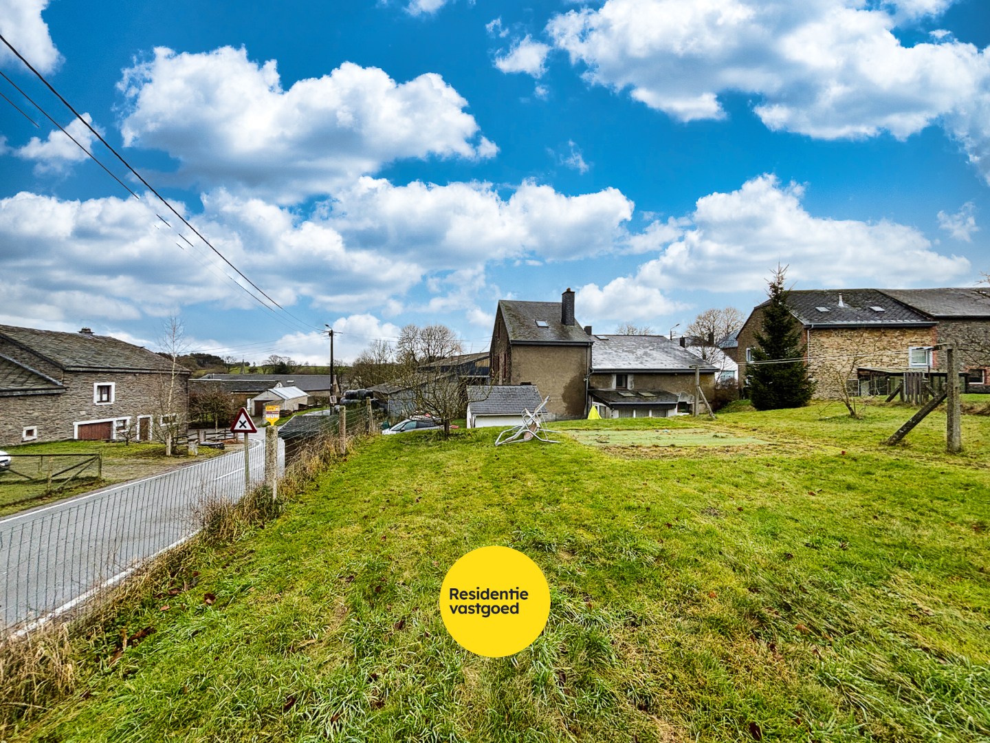 Unieke eigendom met woning, appartement en een bouwgrond! 