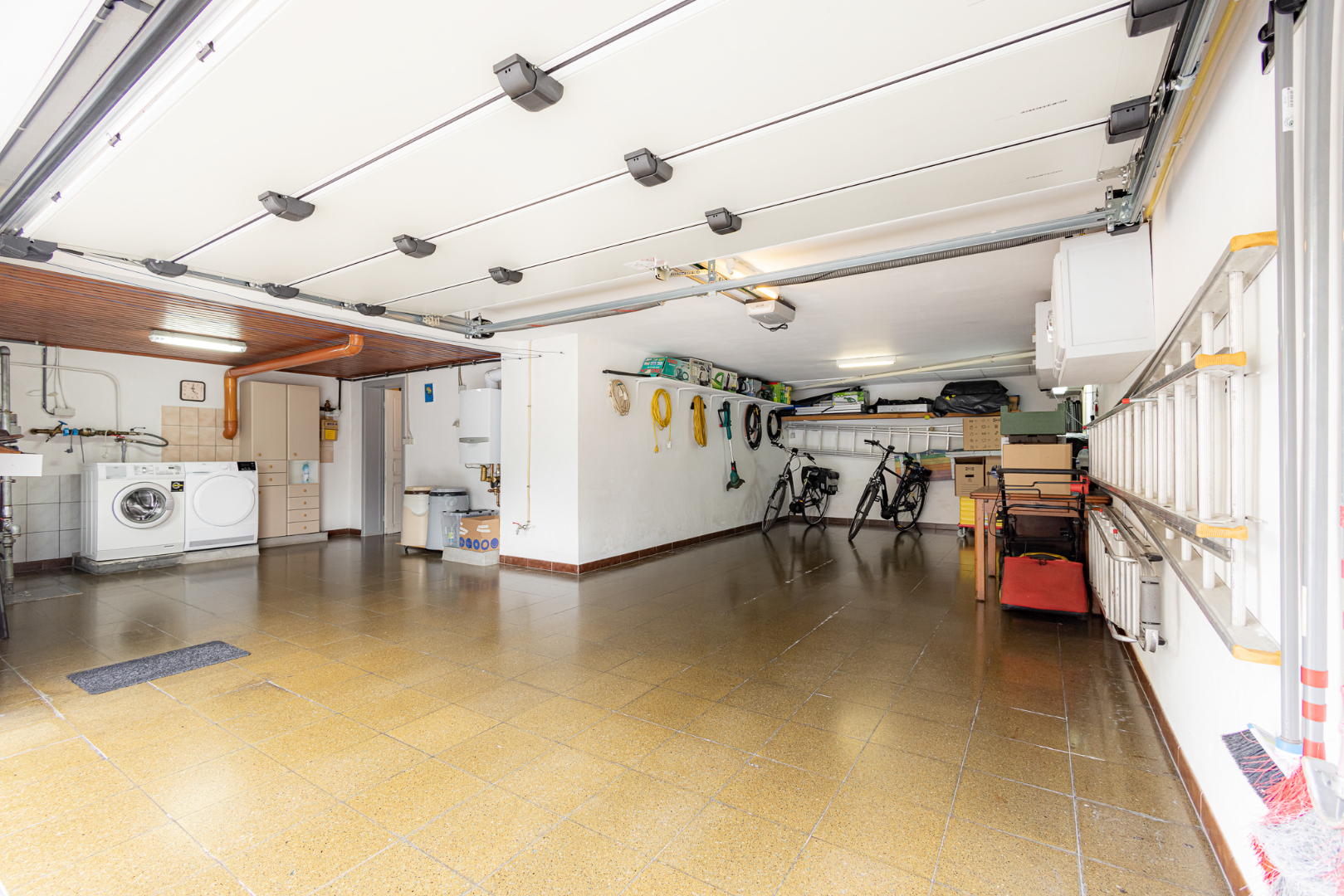 Ruime energiezuinige instapklare villa te Eeklo 