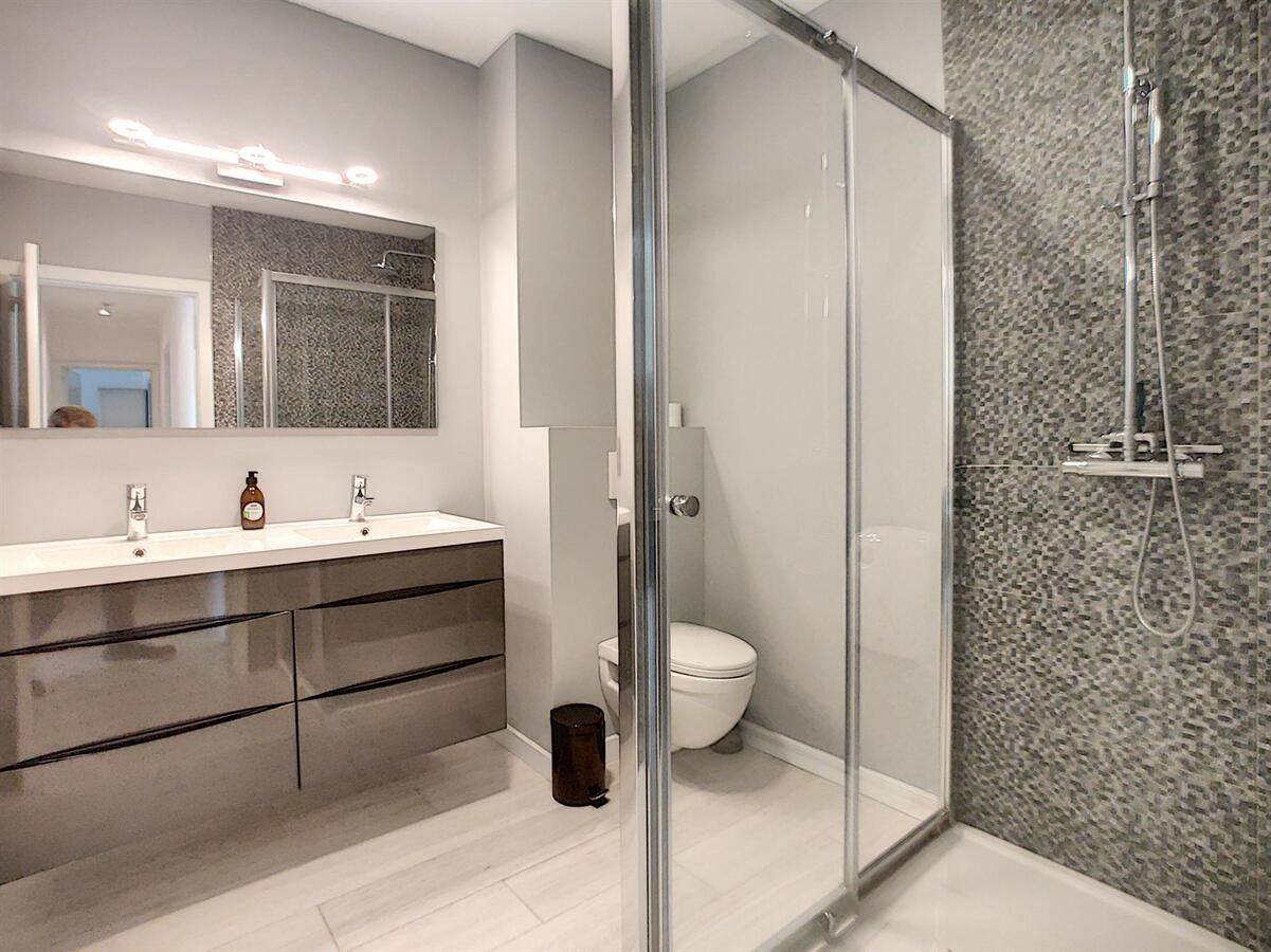 Magnifiek woonappartement met zonneterras, 3 ruime slpk en 2 badk - Heist 