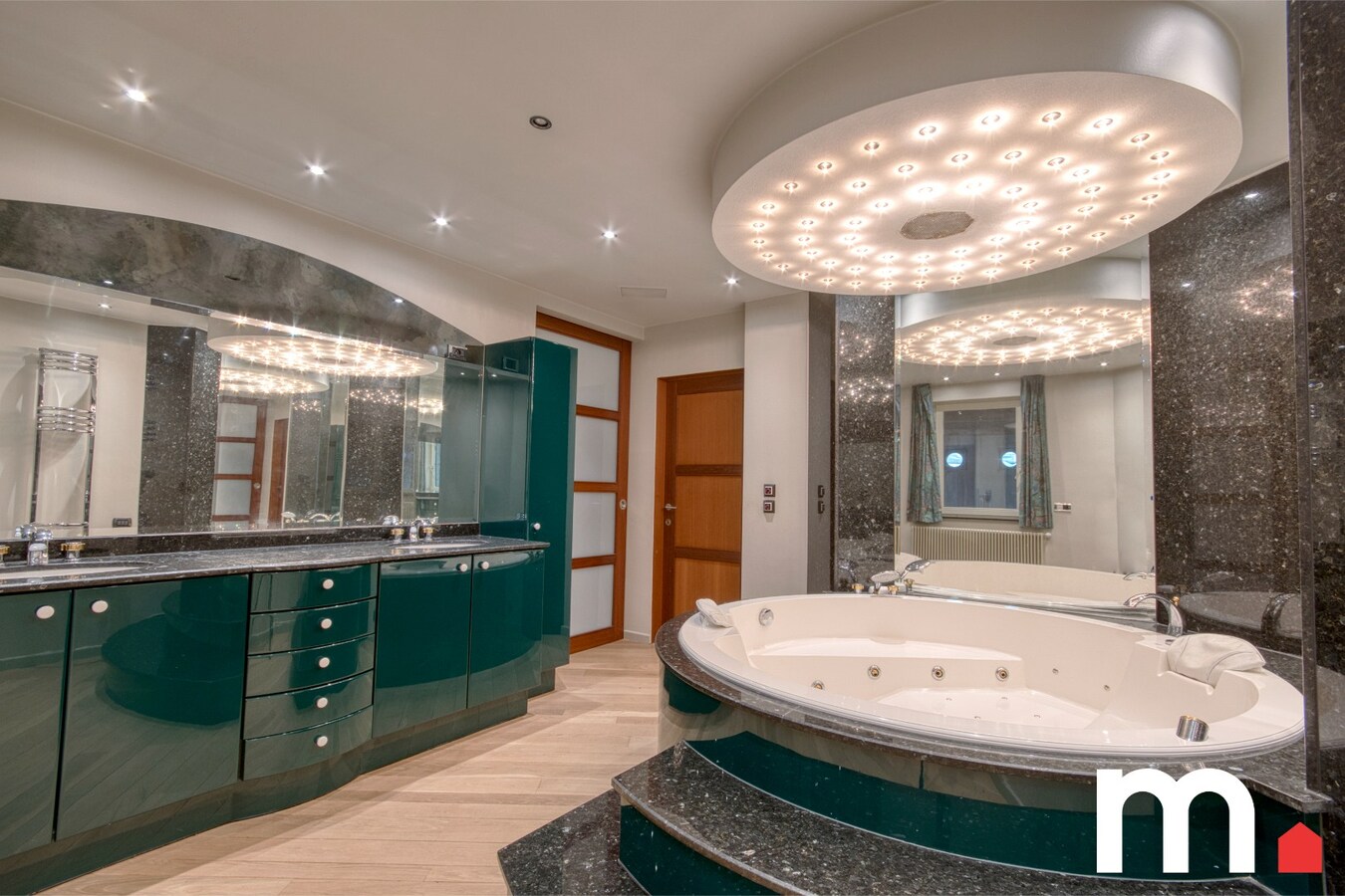 Villa met binnenzwembad, sauna en praktijkruimte (160m2) te Kuurne ! 