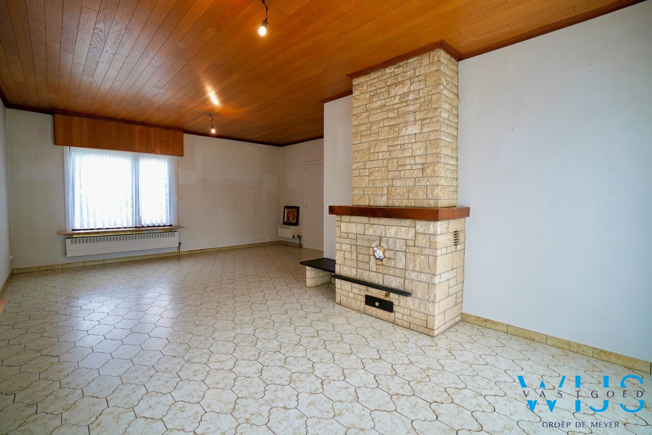 Open bebouwing in rustige woonwijk te Kluizen! 