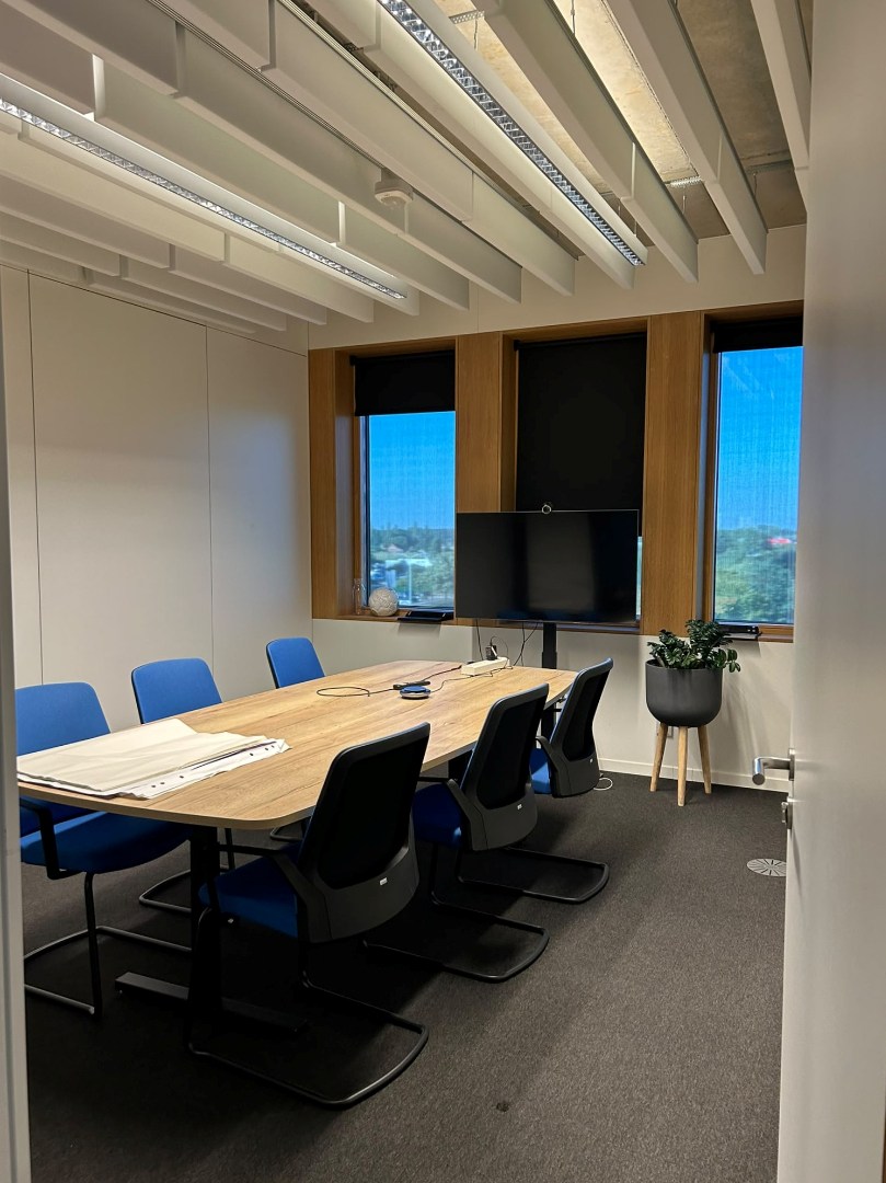 Duurzaam kantoorgebouw met faciliteiten aan R14 in Geel