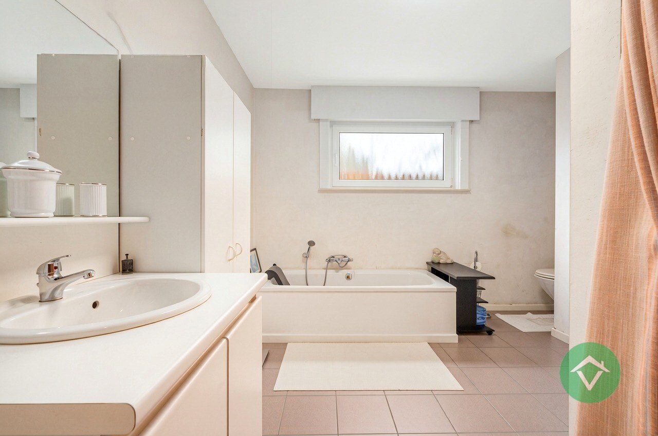 Alleenstaande woning met 4 slaapkamers te Ichtegem 