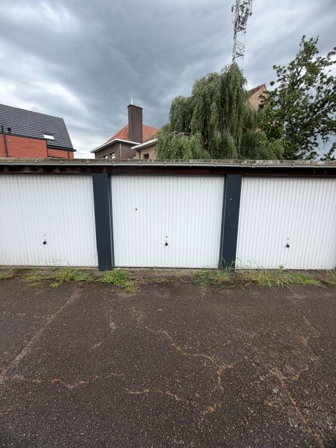 2 garages beschikbaar om te huren in het centrum van Geel 