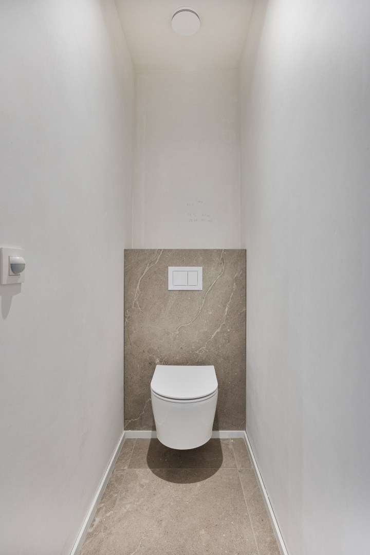 Energiezuinige nieuwbouwwoning met 5 slpk. en ruime stadstuin in het hart van Geel 