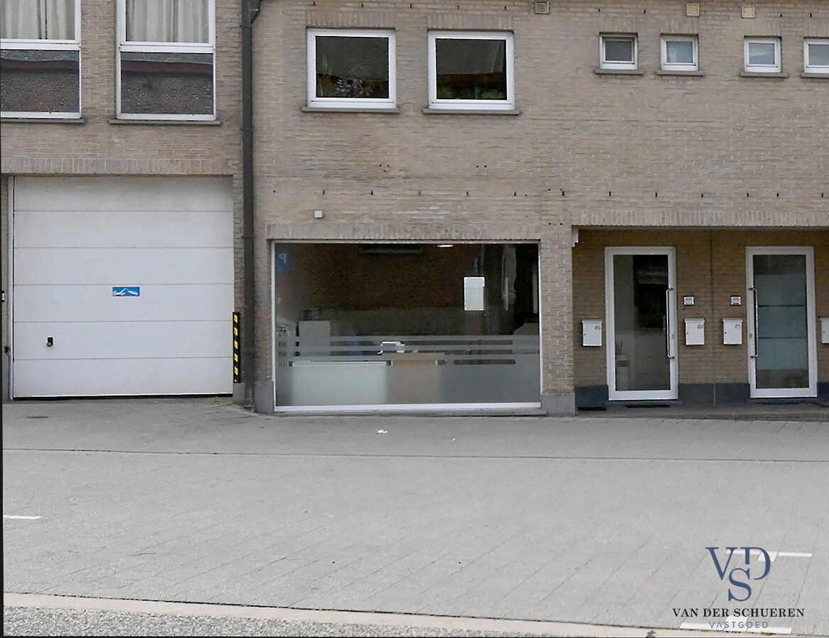 Uitstekend gelegen winkelruimte. 