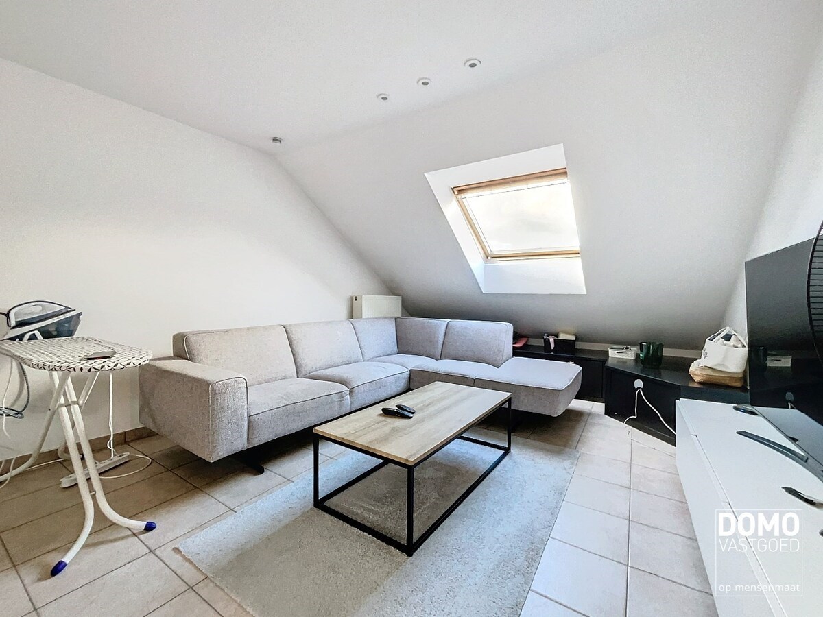 RUIM DAKAPPARTEMENT MET 2 SLAAPKAMERS IN CENTRUM BERINGEN 