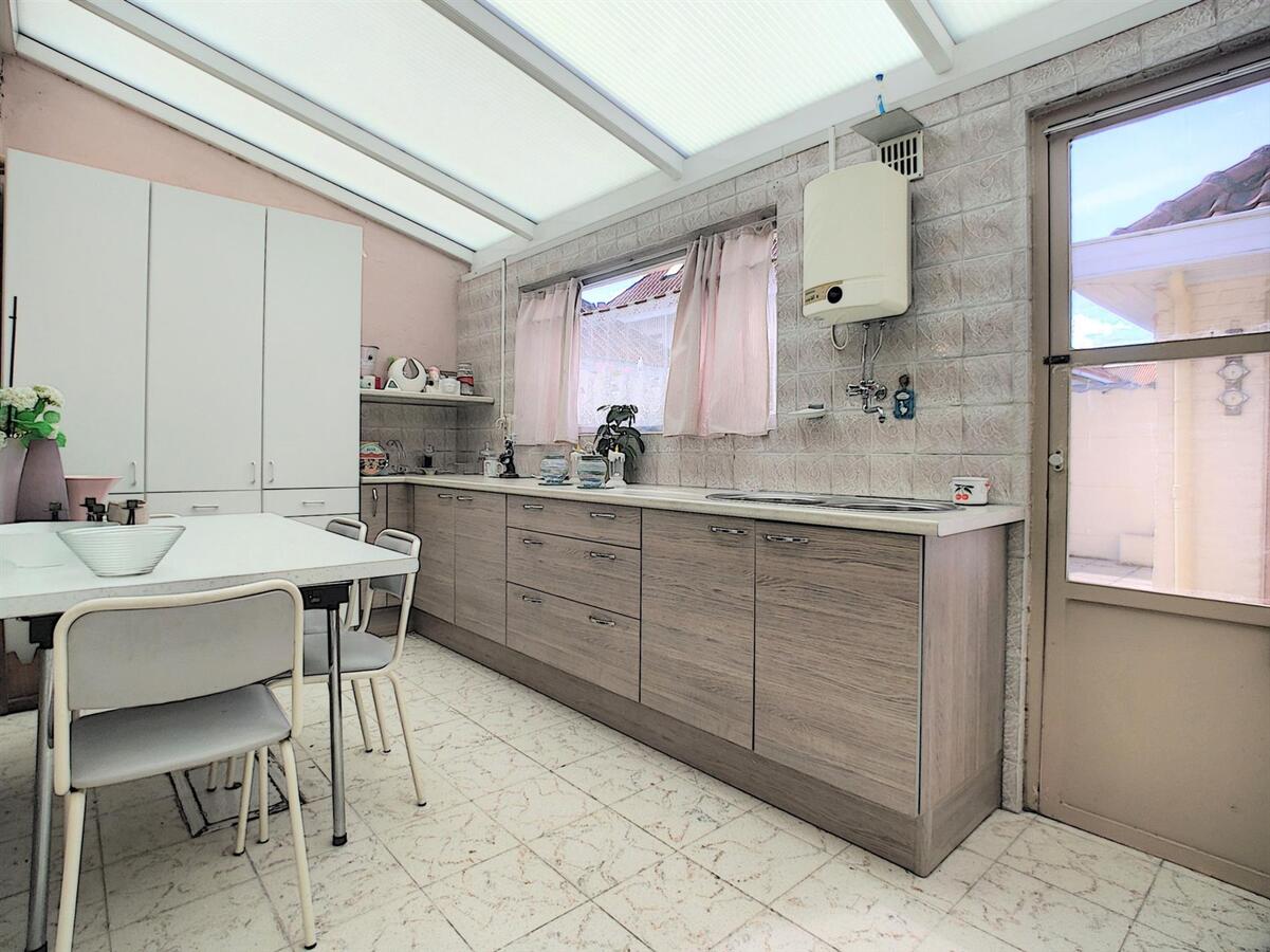 Te moderniseren woning op aangename ligging - Heist 