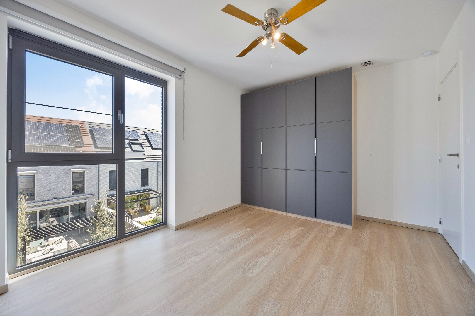 App te huur nabij centrum Halle: 2 slpks, terras, parking + kelder 