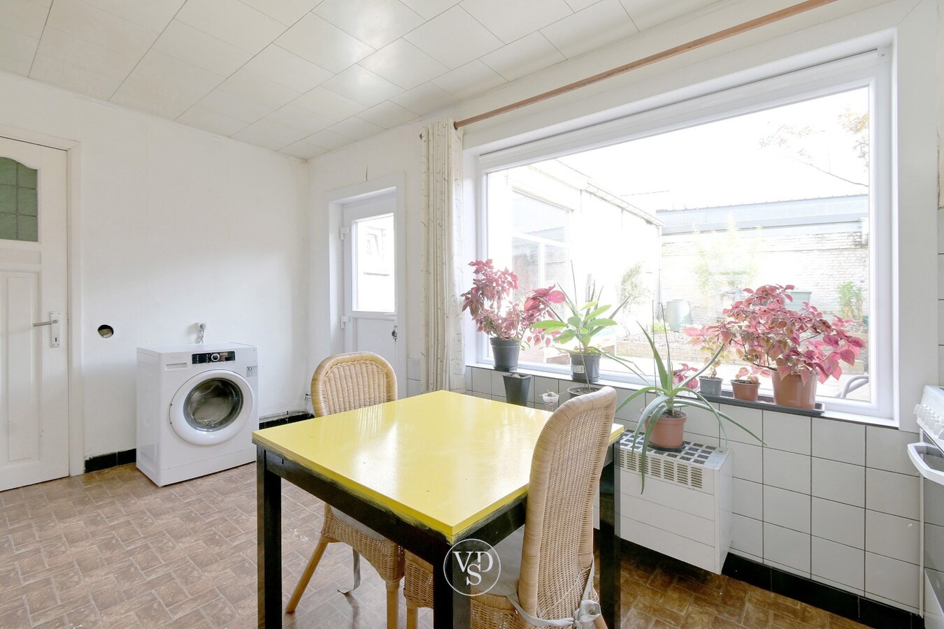Ruime woning met opslagruimte 