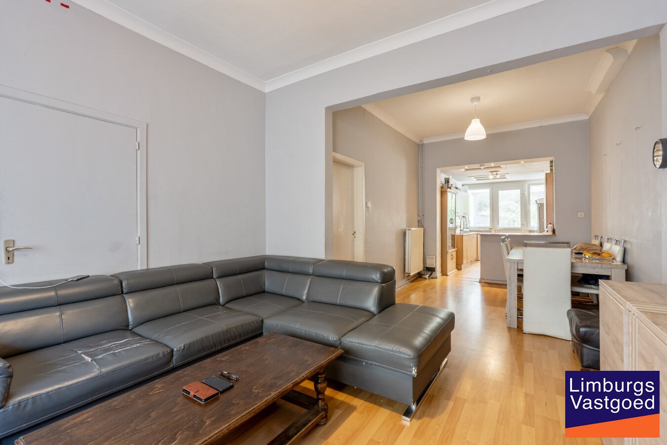 Deels gerenoveerde woning met stadstuin, 3 slpk, 2a60ca, tussen de kleine en grote ring 