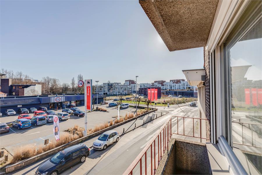 Buitenkans: goed gelegen, op te frissen appartement te centrum Gent 