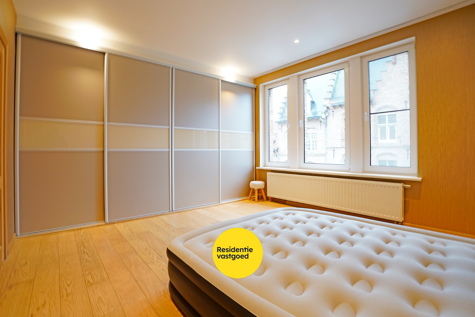 Herenhuis met handelsruimte &amp; wellness in Nieuwpoort-Stad 