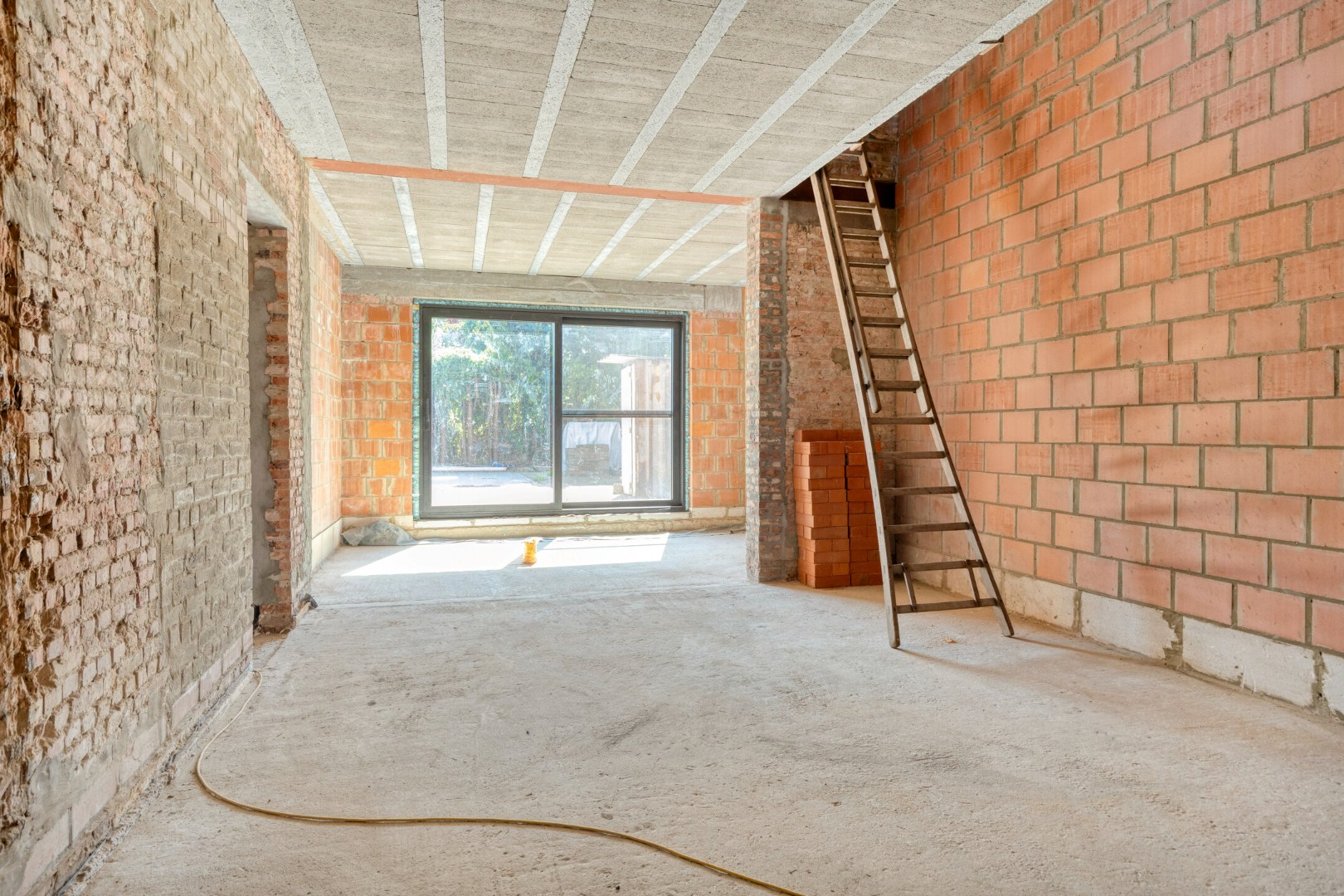 Ruime en rustig gelegen woning met veel mogelijkheden in Rotselaar! 