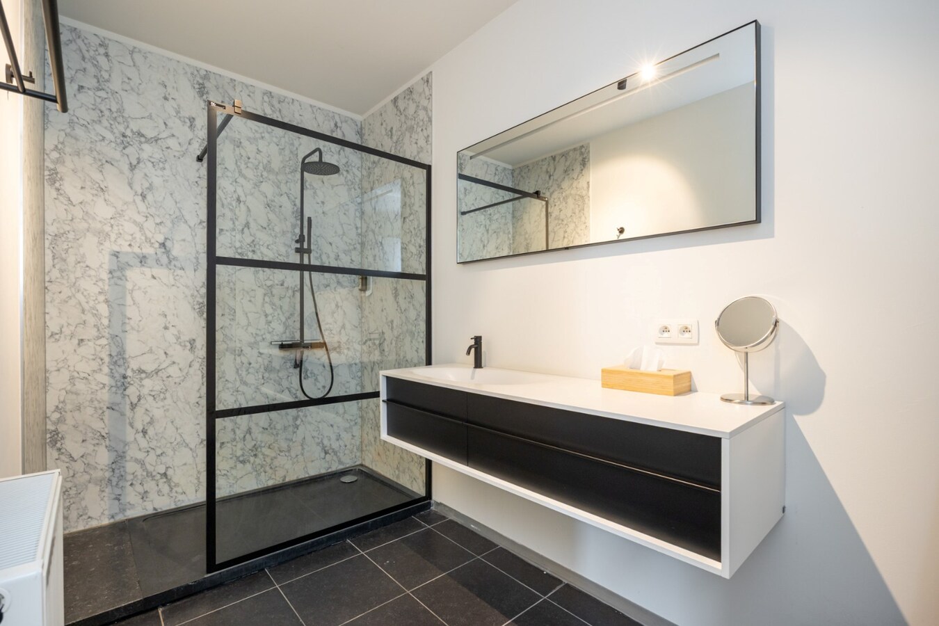 Stijlvol appt. met terras in de 'London Tower' op 't Eilandje! 