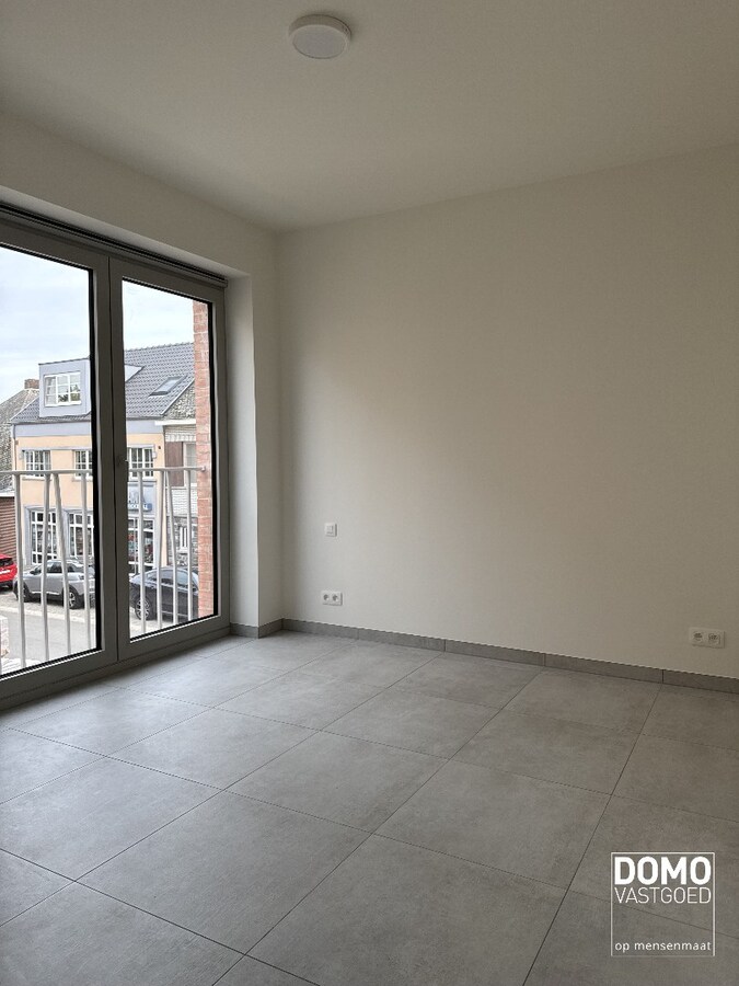 NIEUWBOUWAPPARTEMENT MET 2 SLAAPKAMERS, TERRAS, ONDERGRONDSE AUTOSTANDPLAATS EN KELDERBERGING IN RESIDENTIE "DE KWINT" TE ZONHOVEN 