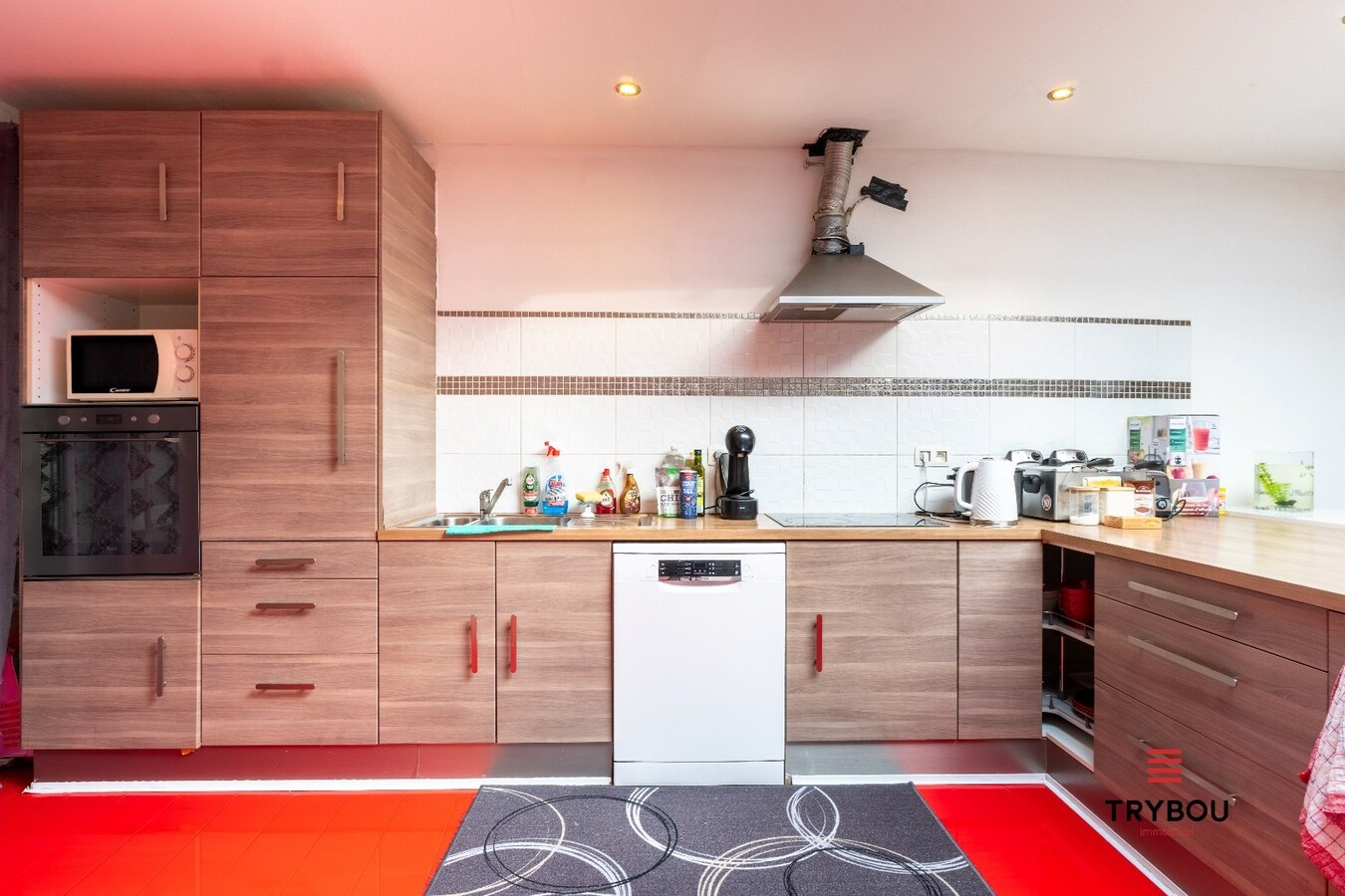 Rustig gelegen, volledig gerenoveerde woning met gezellige, onderhoudsvriendelijke tuin 