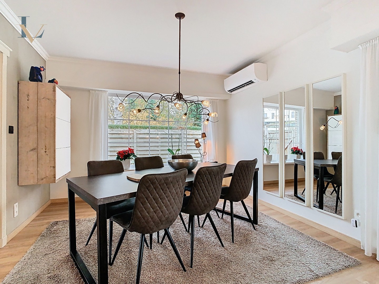 Instapklare halfopen bebouwing met zonnige zuidoost gerichte tuin – 560 m² 