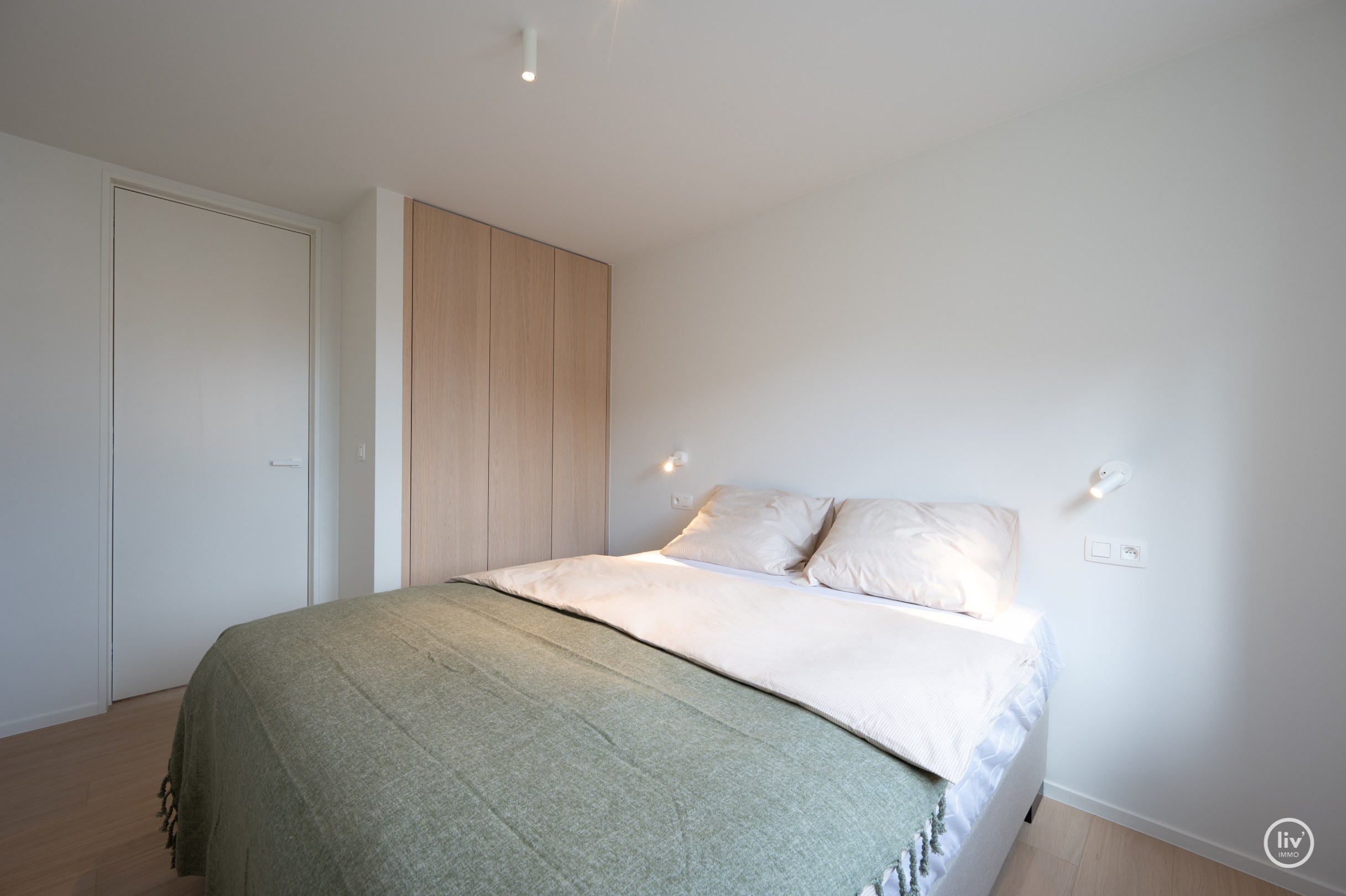 Appartement en duplex de luxe avec mezzanine, idéalement situé dans l'avenue Nellens à Knokke (avec possibilité d'acheter un box garage double intégré) 