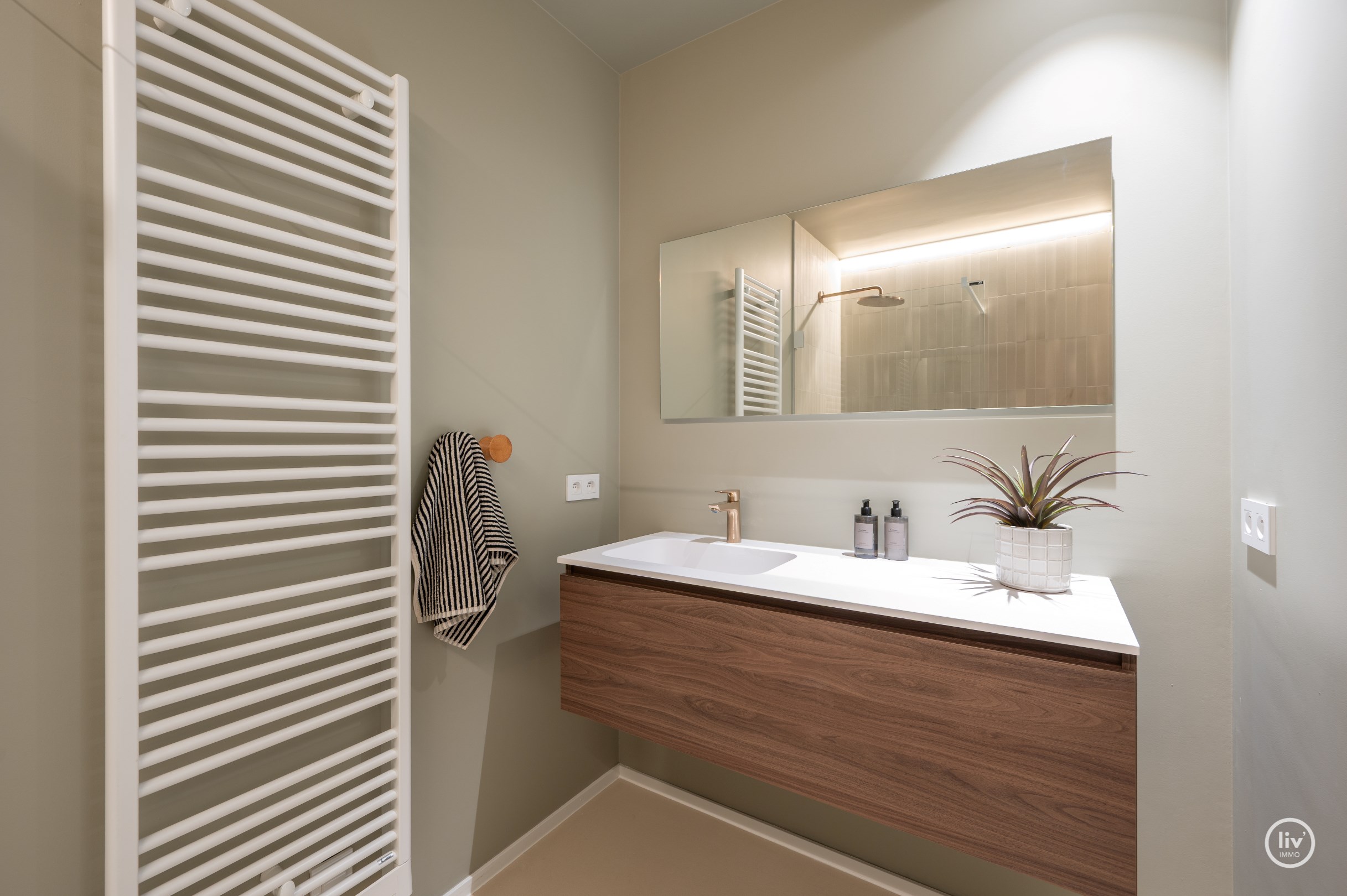 Appartement neuf unique avec 2 chambres situé dans un emplacement fantastique sur l'avenue Paul Parmentier. 