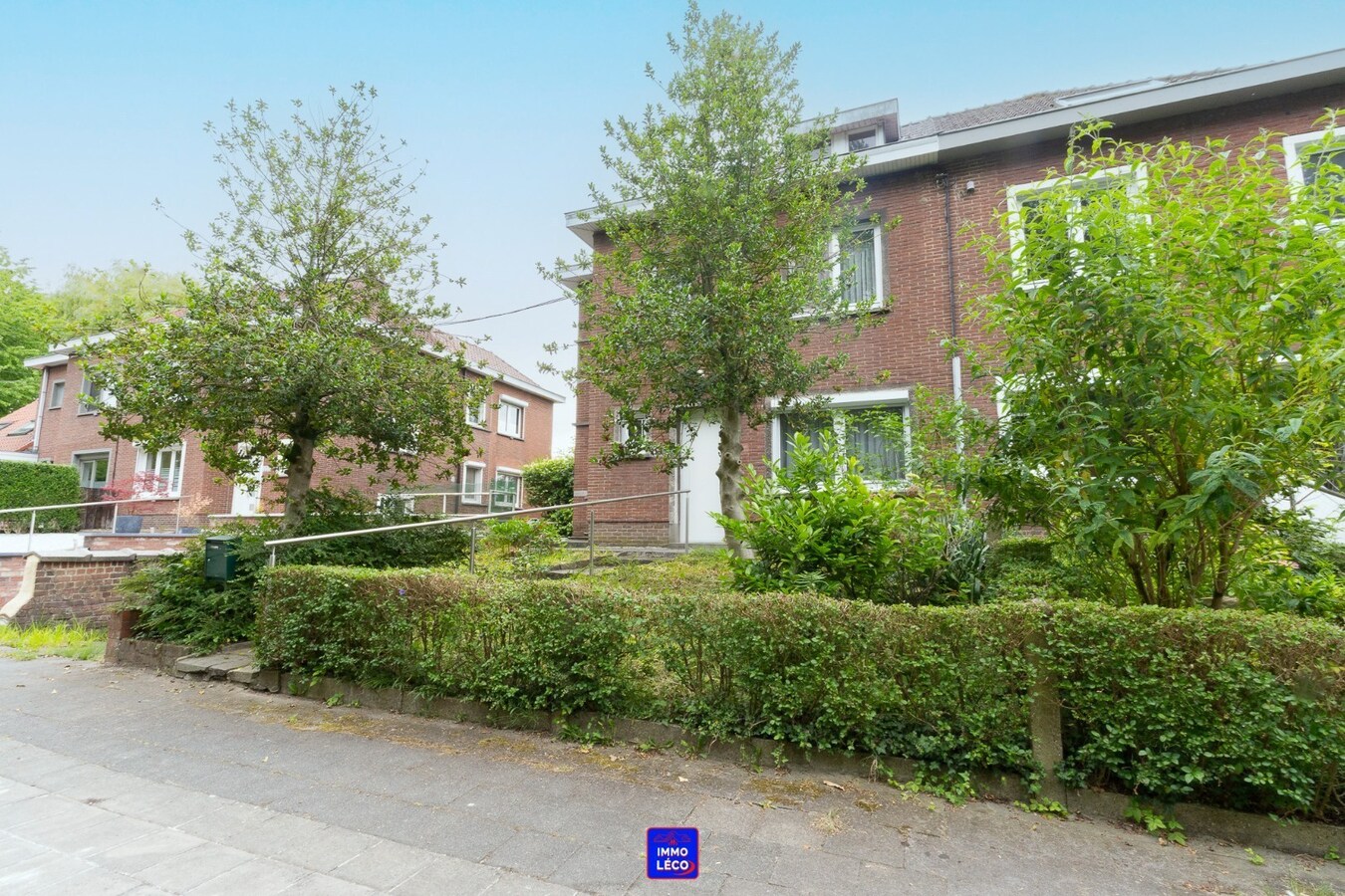 3 façades avec garage, jardin, excellent potentiel, secteur "La Coquinie" ! 