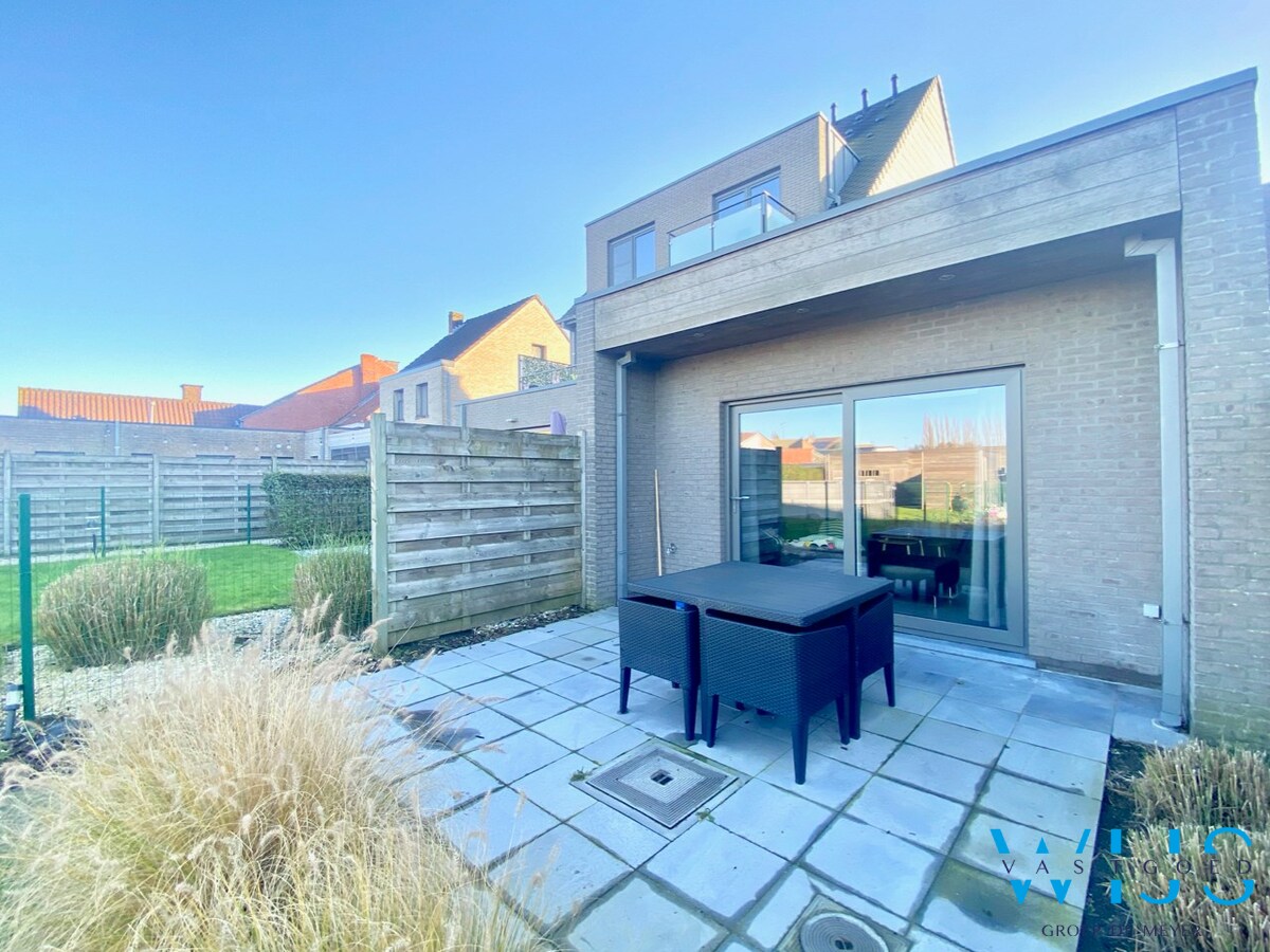 Instapklaar woonhuis met tuin te centrum WAARSCHOOT ! 